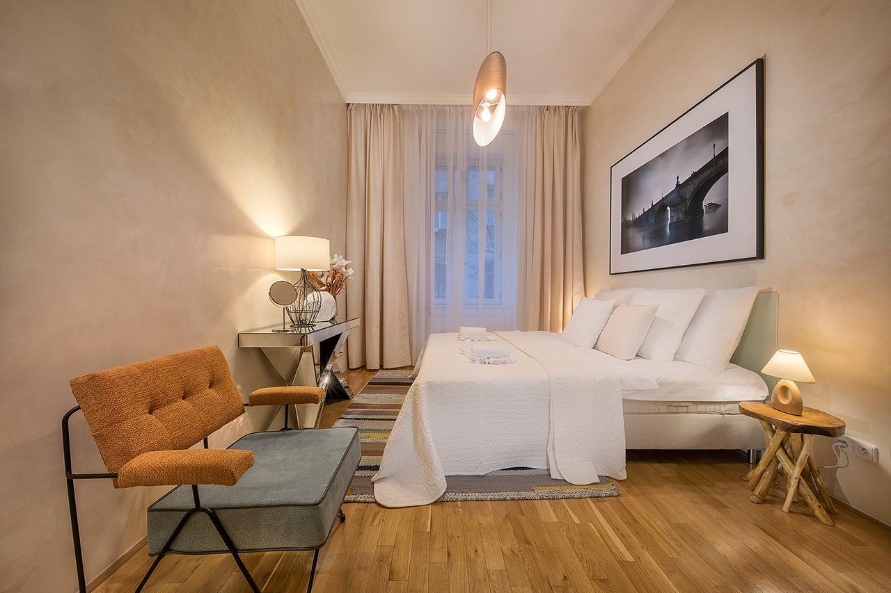 Prague Days - Luxurious Apartments Lesser Town Экстерьер фото