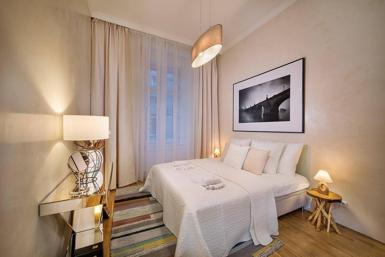 Prague Days - Luxurious Apartments Lesser Town Экстерьер фото